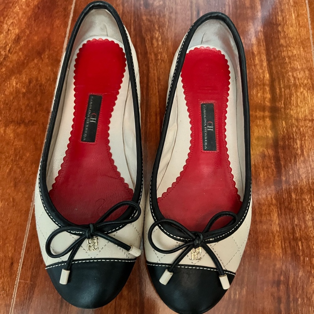 Carolina Herrera Black and Cream Quilted Leather Bow Flats